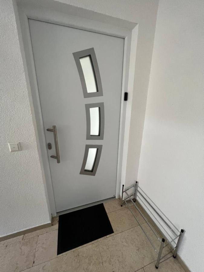 Wunderschoene Unterkunft Mit Terrasse - 24H7T Checkin Karlsruhe Kültér fotó